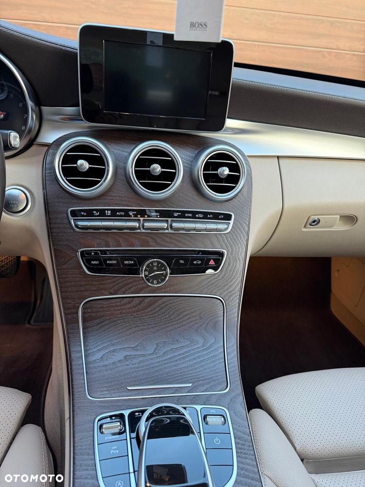 Mercedes-Benz Klasa C 200 4-Matic 9G-TRONIC - 12