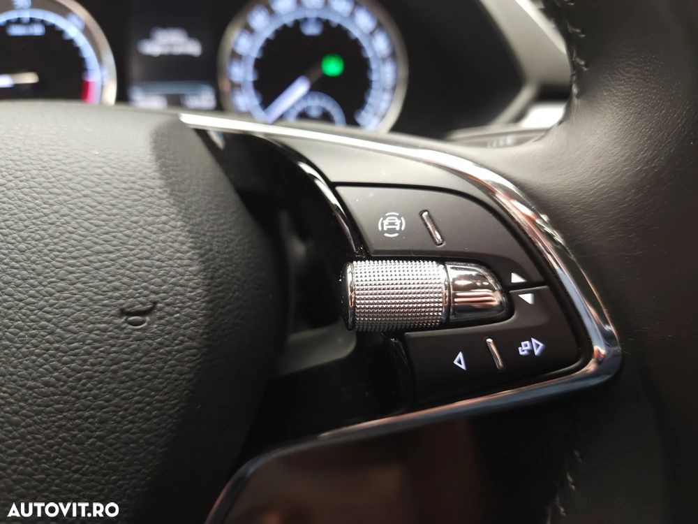 Skoda Superb 2.0 TDI DSG Ambition - 22