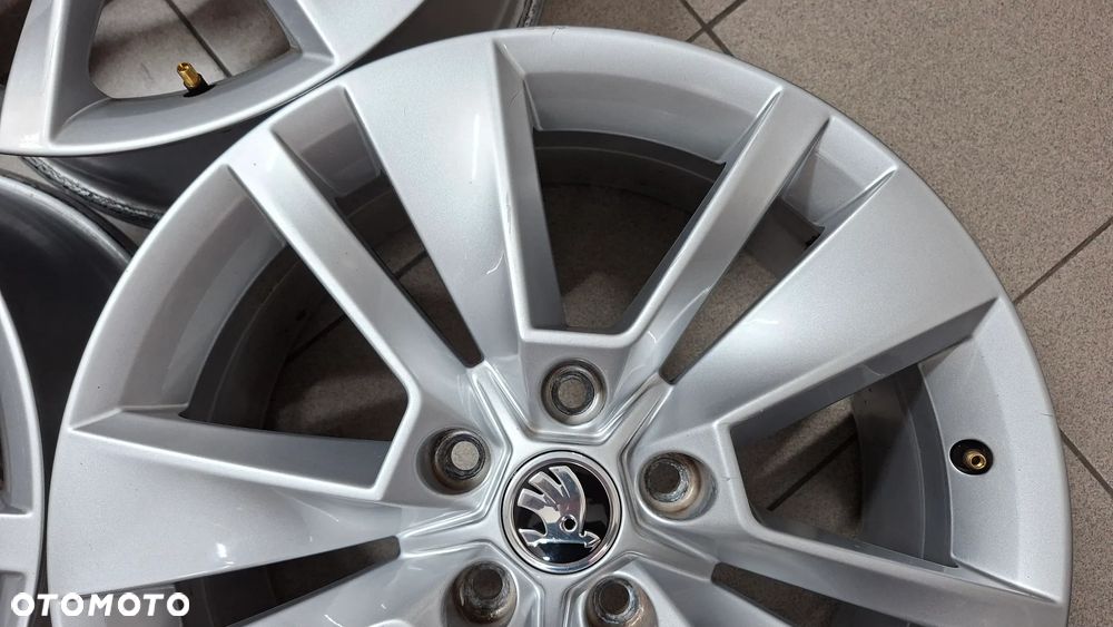 Felgi Aluminiowe 17 Skoda Karoq Kodiaq 5x112 ET 45 - 7