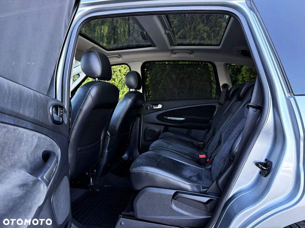 Ford S-Max - 37