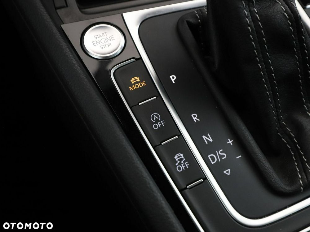 Volkswagen Golf R 4Motion (BlueMotion Technology) DSG - 32