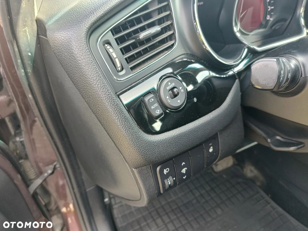 Kia Ceed 1.6 GDI Dream Team Edition - 9