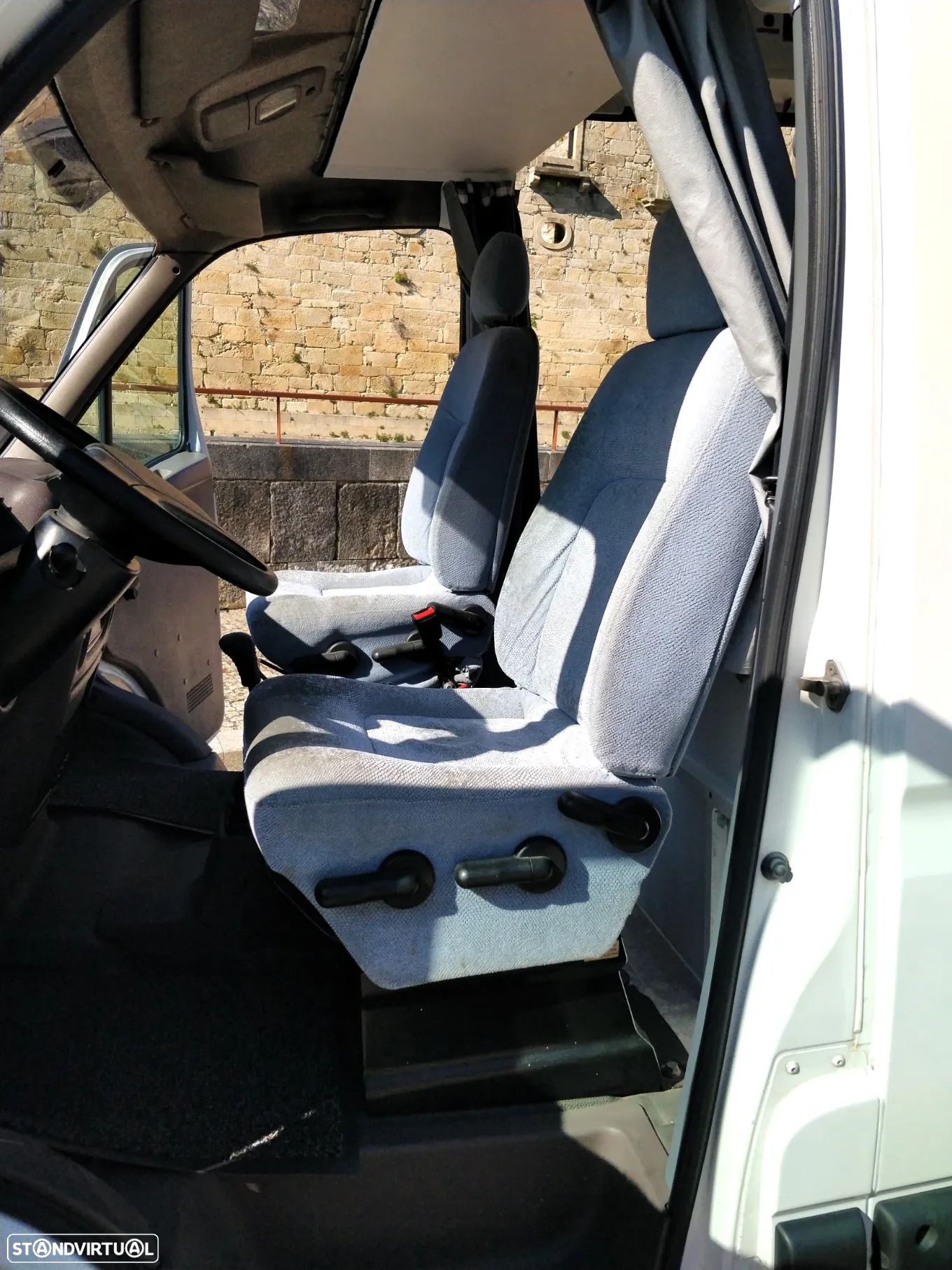 Renault Master 2.5 80cv - 6 Lugares Full Equipped 100% OffGrid - 19