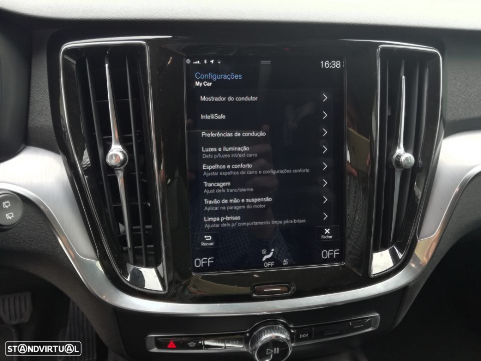 Volvo V60 2.0 D3 Momentum - 31