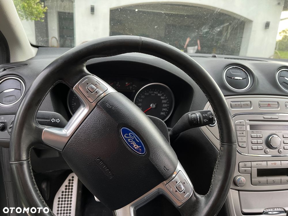 Ford Mondeo 2.0 Ambiente - 8