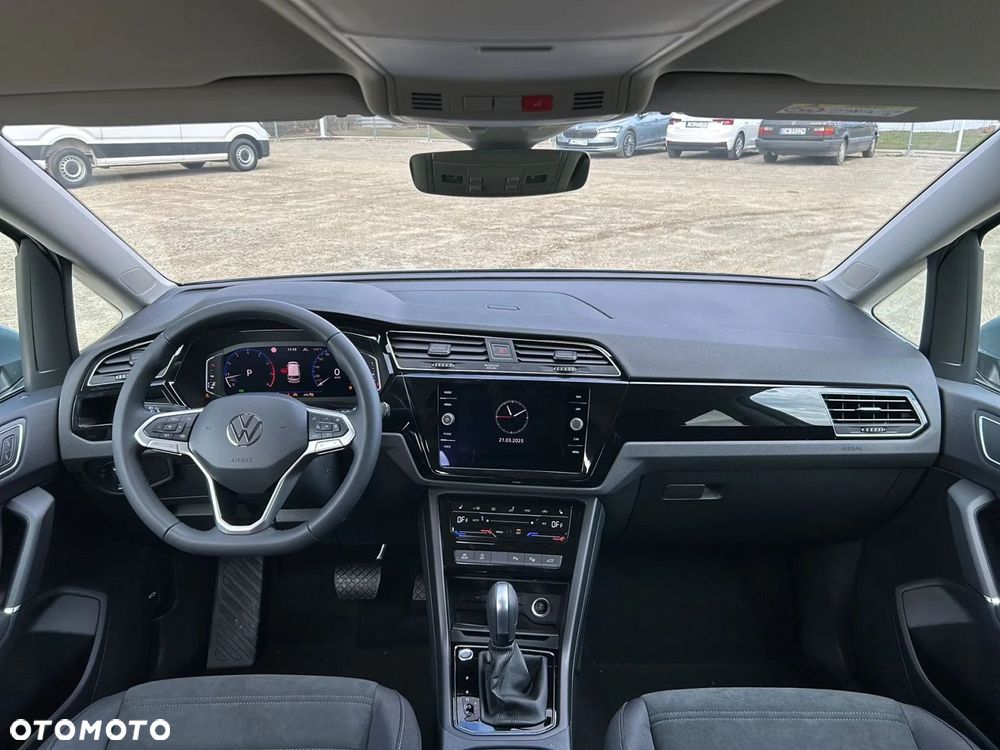 Volkswagen Touran - 5