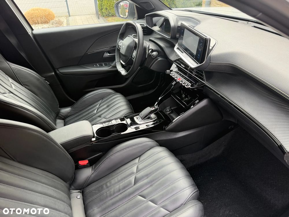 Peugeot 2008 PureTech 155 EAT8 GT Pack - 23