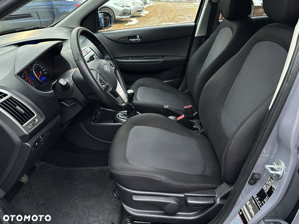 Hyundai i20 1.2 Fifa World Cup Edition - 12