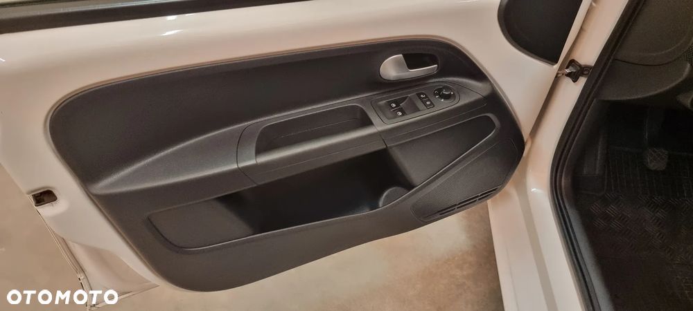 Volkswagen up! - 17