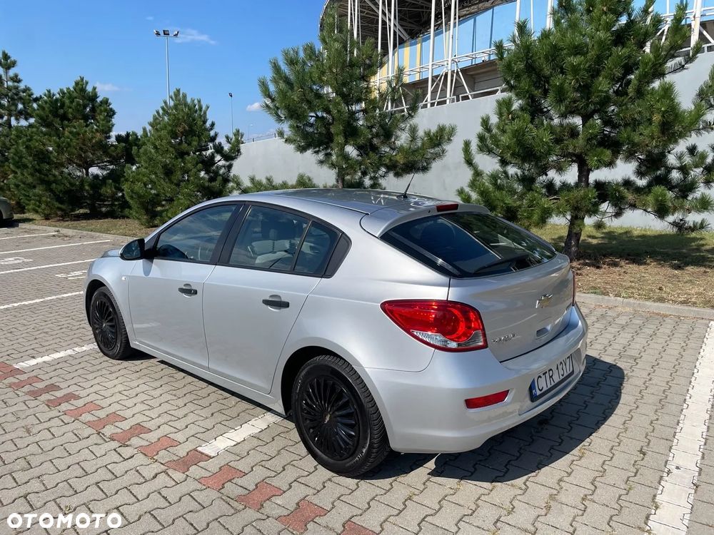 Chevrolet Cruze 1.6 LS - 10