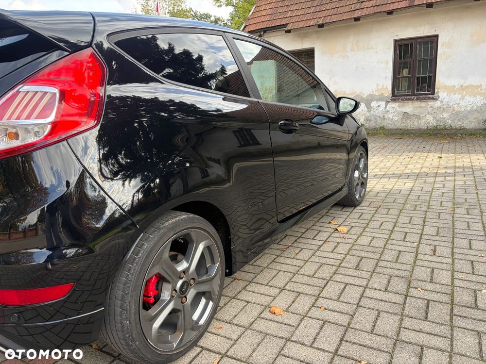 Ford Fiesta 1.6 EcoBoost mit Leder-Sport-Paket ST - 11