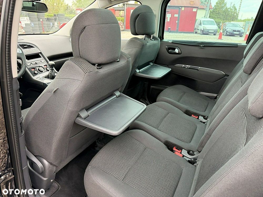 Peugeot 5008 - 14