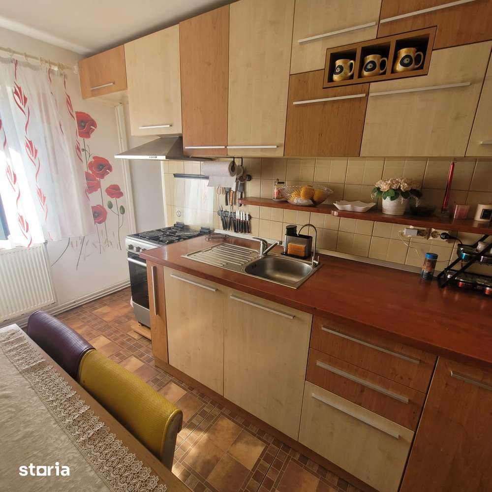 De vanzare apartament cu 4 camere Bld Grivitei — fotografia 3