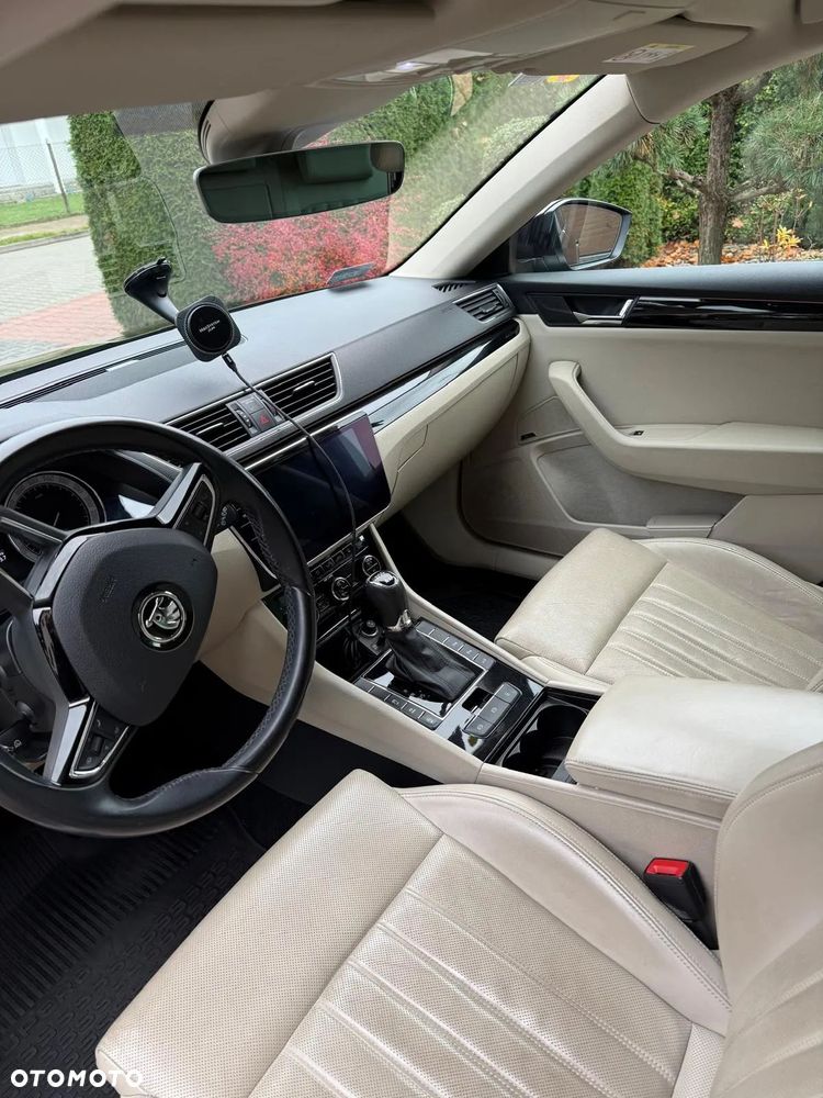 Skoda Superb 2.0 TDI 4x4 L&K DSG - 10