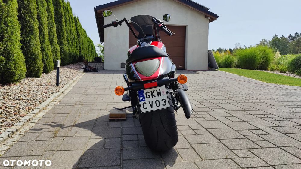 Suzuki Boulevard - 24
