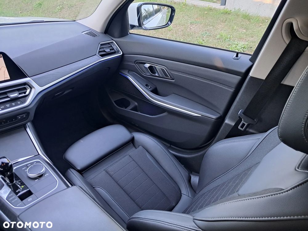 BMW Seria 3 320d Advantage sport - 26