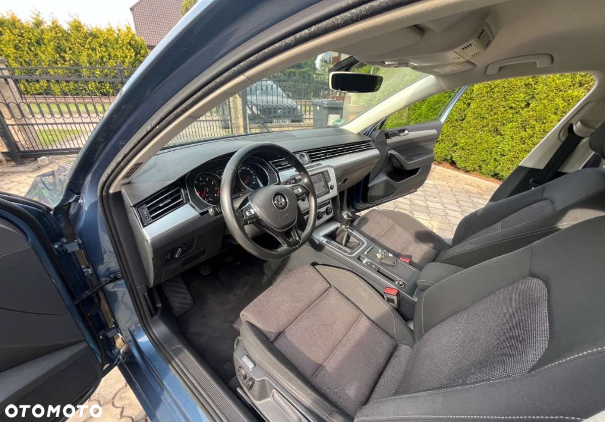 Volkswagen Passat - 24