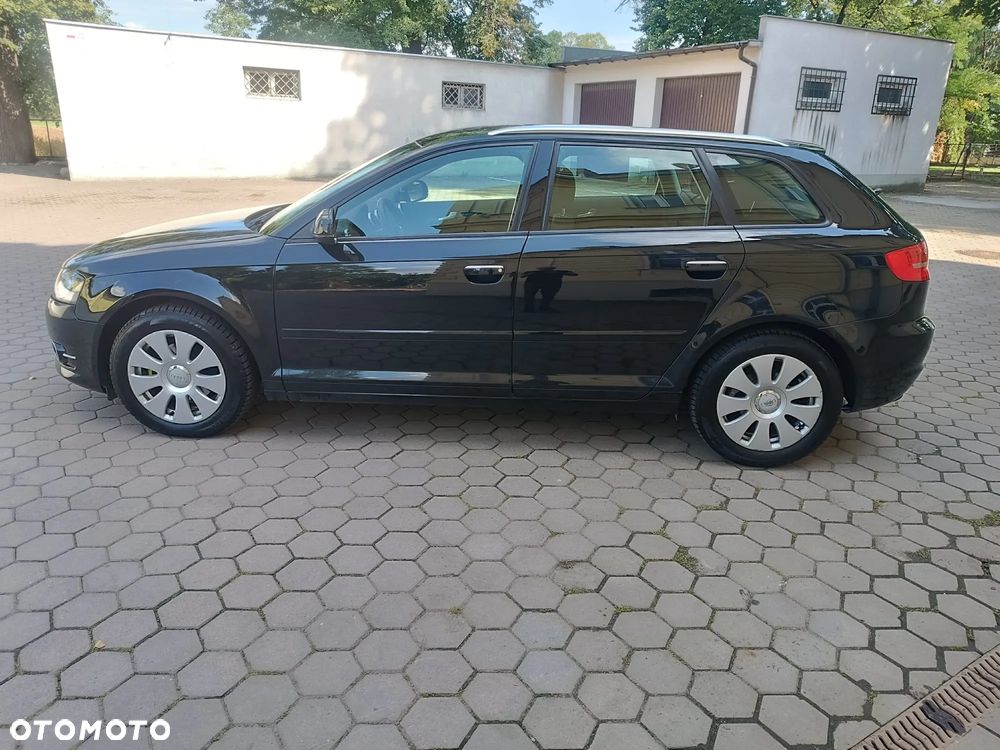 Audi A3 Sportback 1.6 TDI DPF Attraction - 6