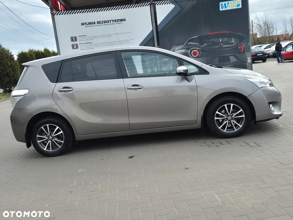 Toyota Verso 1.6 D-4D Prestige - 15
