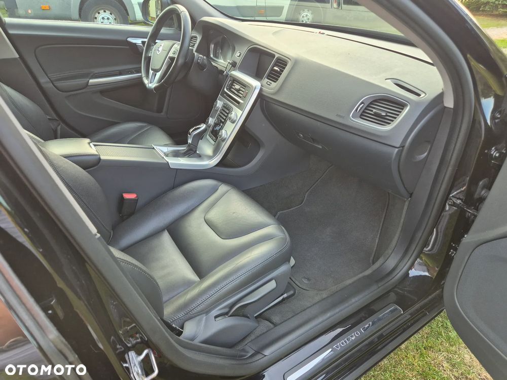 Volvo V60 D4 AWD Momentum - 15