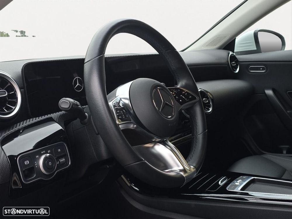 Mercedes-Benz CLA 180 - 11