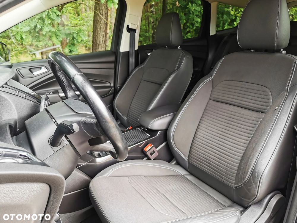 Ford Kuga 1.5 EcoBoost 2x4 Titanium - 6