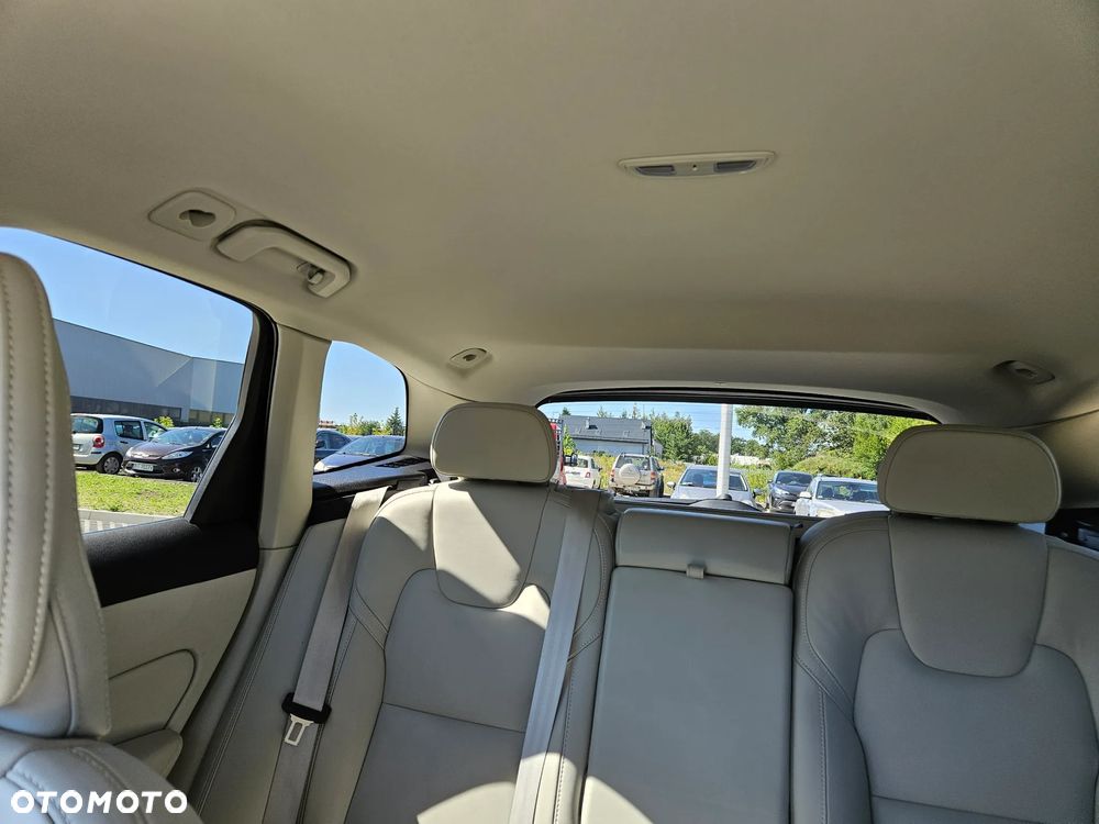 Volvo XC 60 T5 AWD Inscription - 4