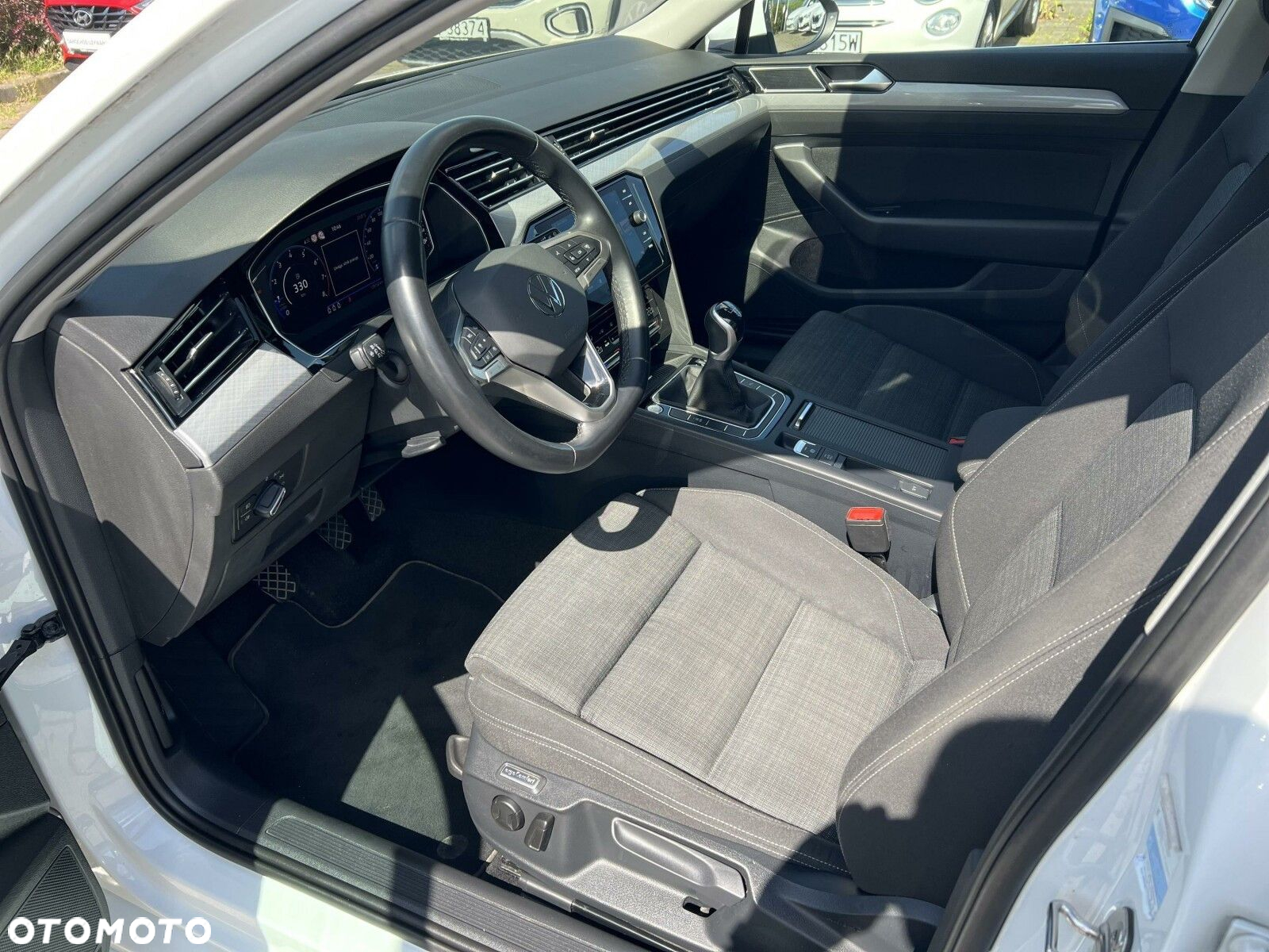 Volkswagen Passat - 17
