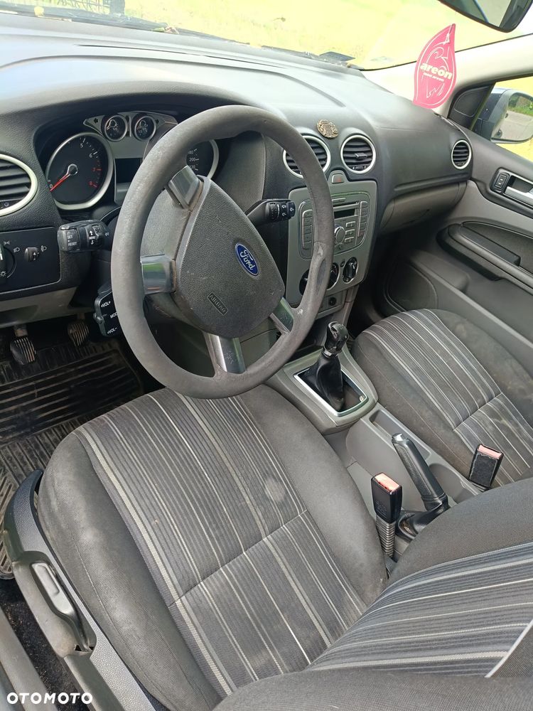 Ford Focus 1.6 Ambiente - 3