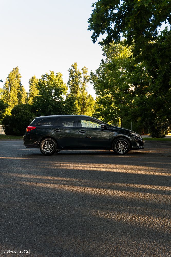 Toyota Auris 1.4 D-4D Exclusive +Skyv.+Navi - 3