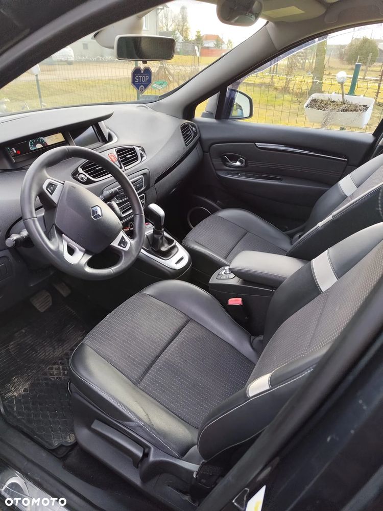 Renault Scenic 2.0 16V 140 CVT Bose Edition - 11