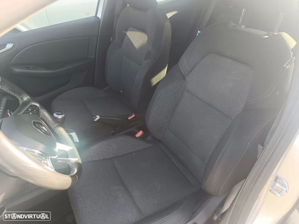 Renault Clio 1.0 TCe Exclusive - 27