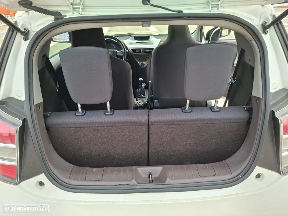 Toyota iQ 1.0 VVT-i - 7