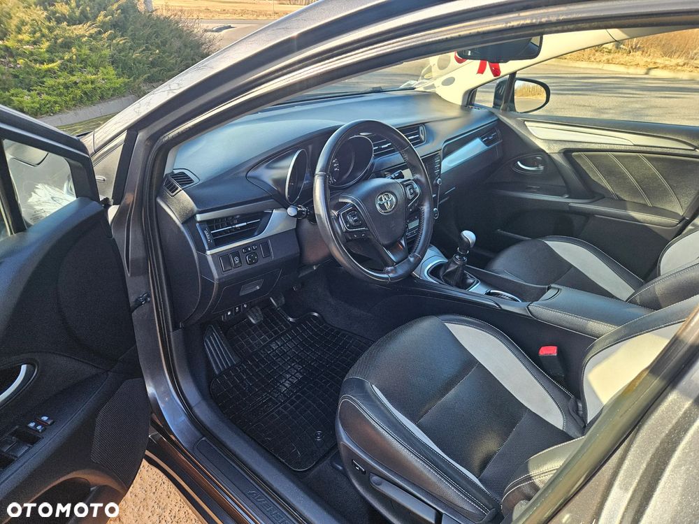 Toyota Avensis 2.0 D-4D Premium - 28