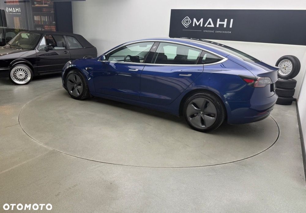 Tesla Model 3 - 8