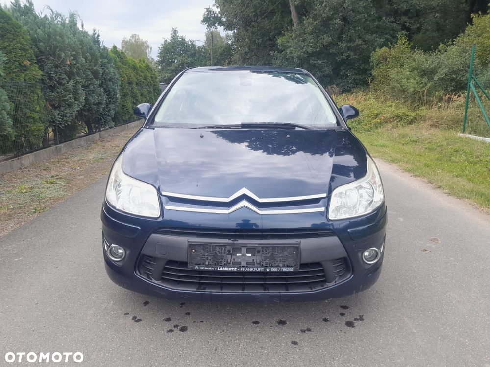 Citroën C4 1.6 16V Confort - 2