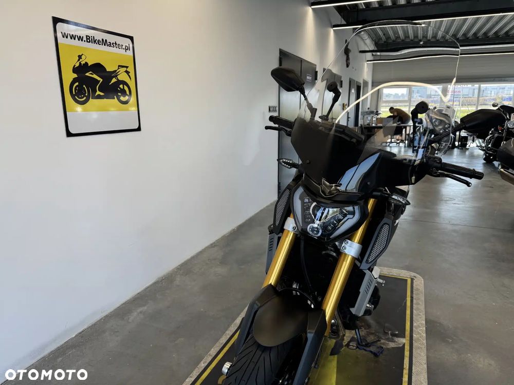 Yamaha MT - 33