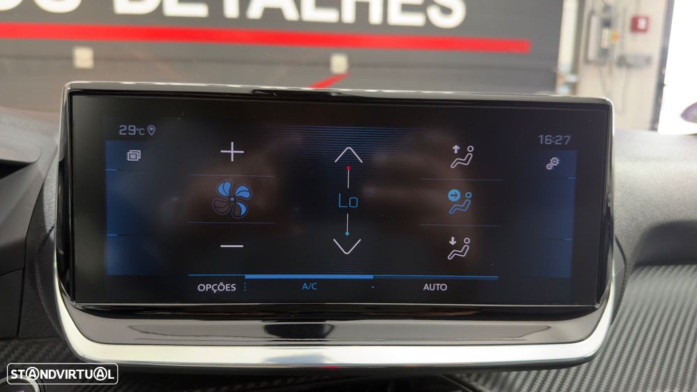 Peugeot 208 PureTech 100 Allure - 22