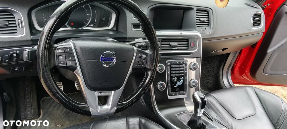 Volvo V60 D4 Drive-E R-Design Momentum - 29