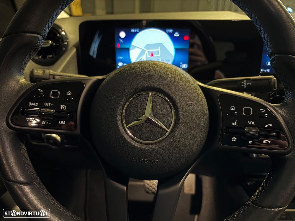 Mercedes-Benz GLA 180 7G-DCT - 14