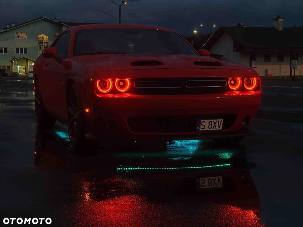 Dodge Challenger 6.4 Scat Pack - 23