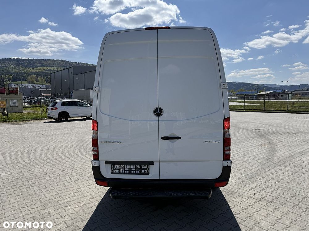 Mercedes-Benz Sprinter - 5