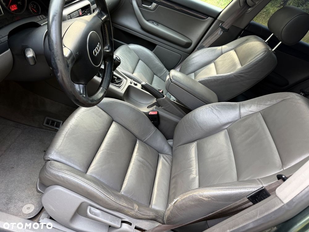 Audi A4 Limousine 2.4 - 14