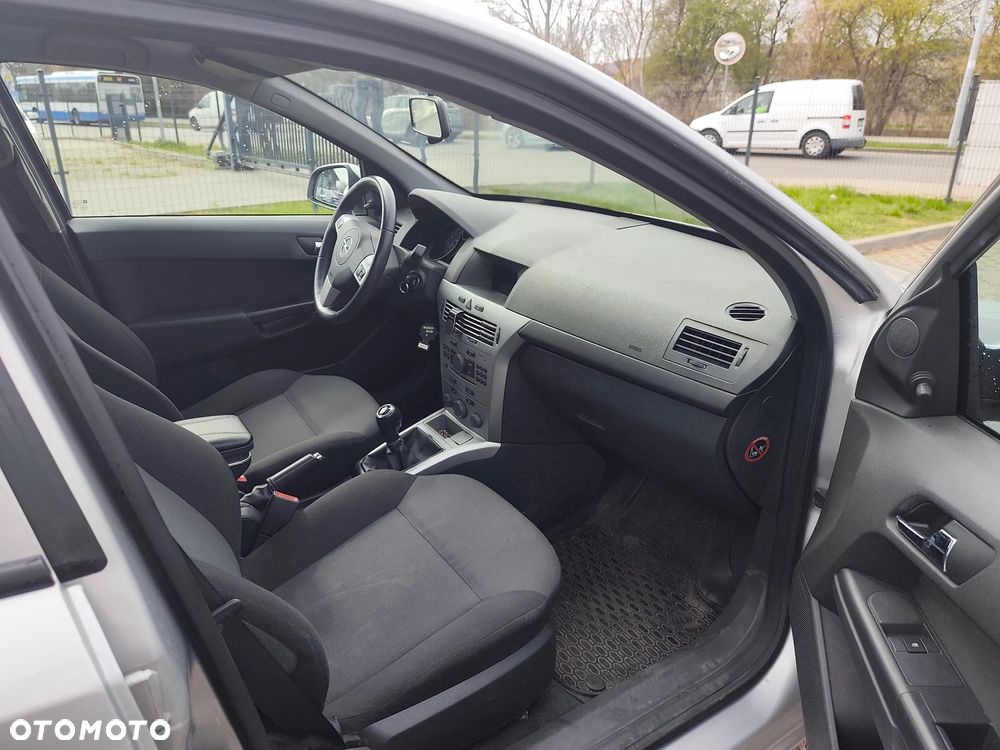 Opel Astra 1.6 - 9