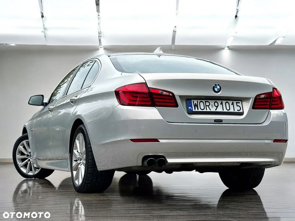 BMW Seria 5 520i - 11