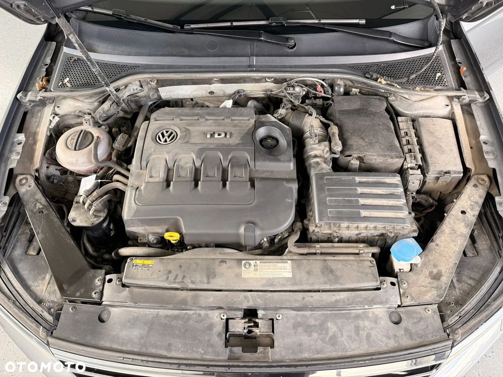Volkswagen Passat 2.0 TDI SCR Comfortline - 26