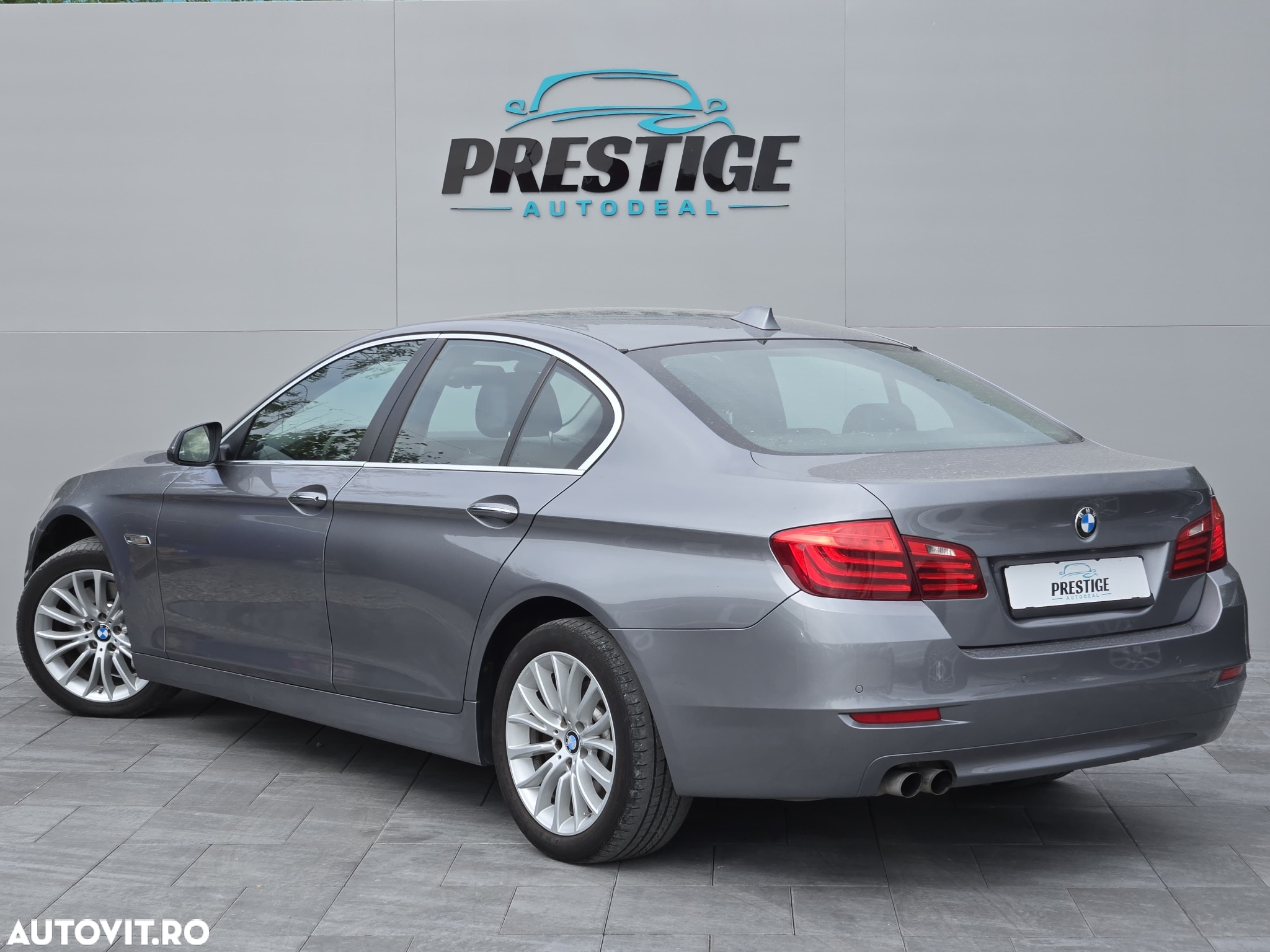BMW Seria 5 525d Sport-Aut. Luxury Line - 4