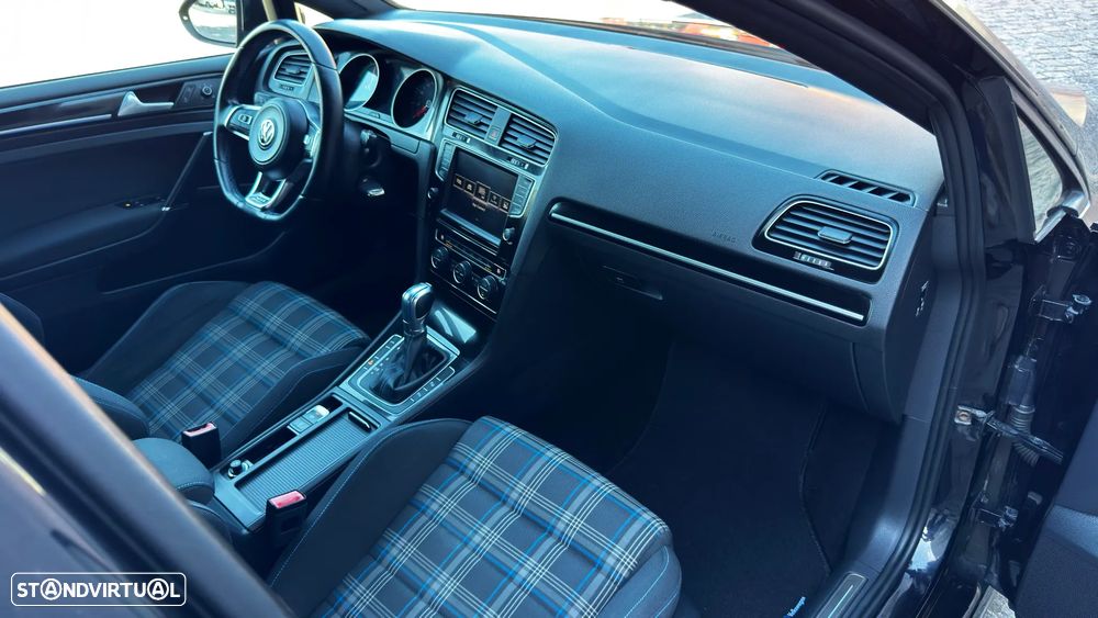 VW Golf 1.4 GTE Plug-In-Hybrid DSG - 33