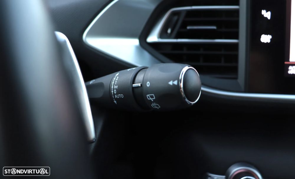 Peugeot 308 PureTech 130 EAT8 Allure - 28