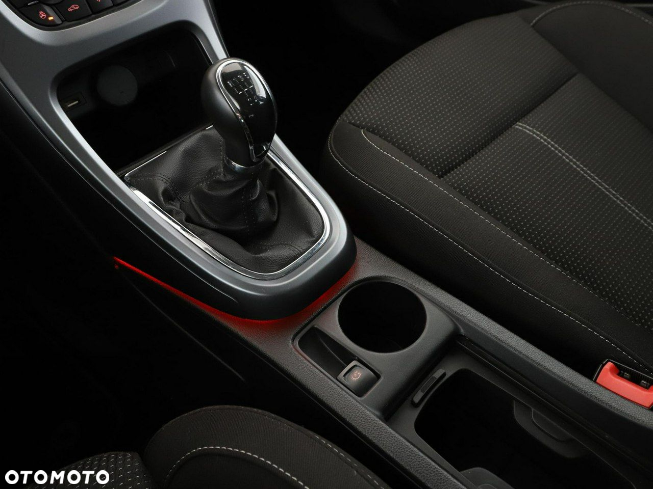 Opel Astra 1.4 Turbo Style - 28